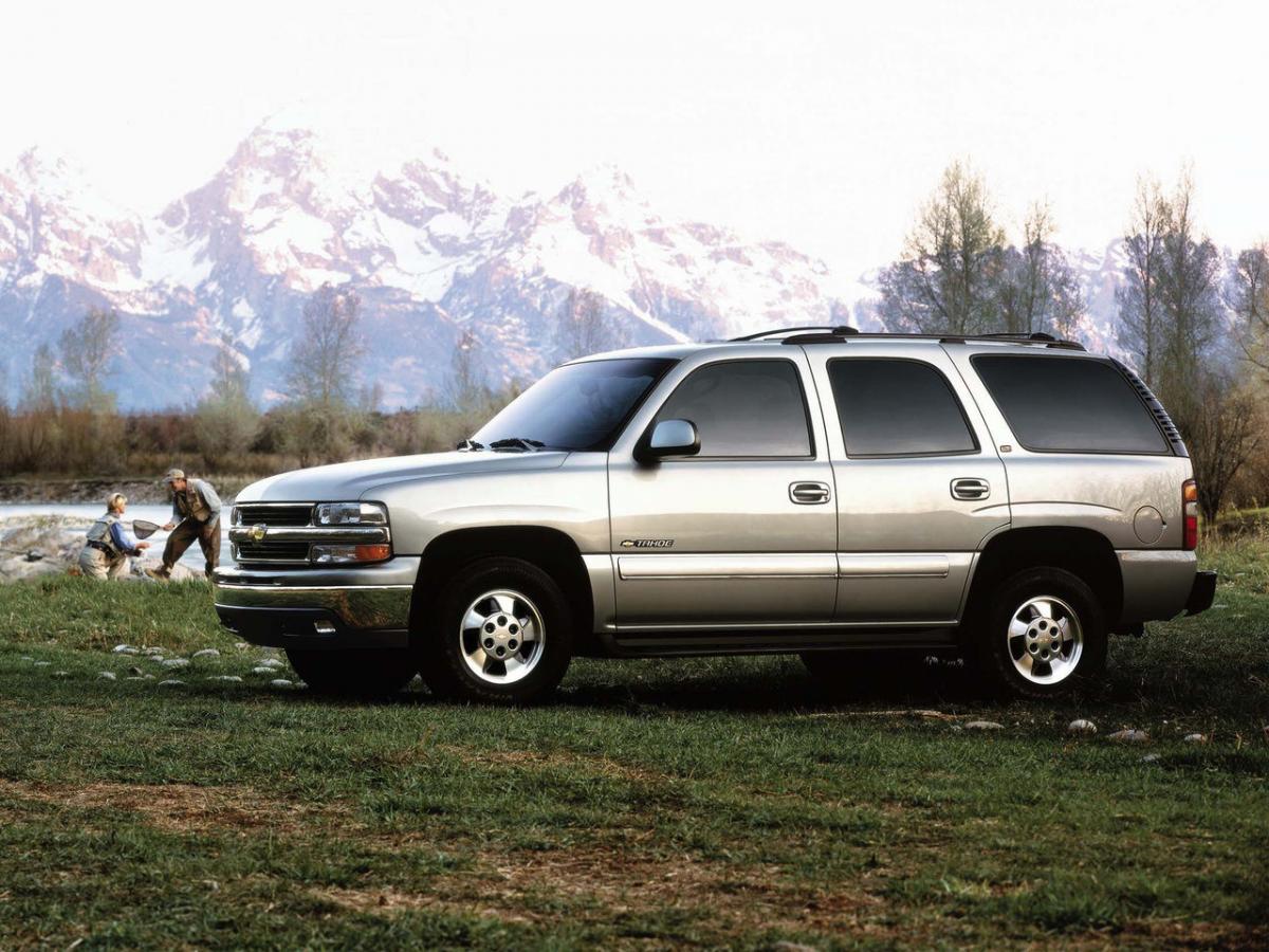 Chevrolet tahoe розовый